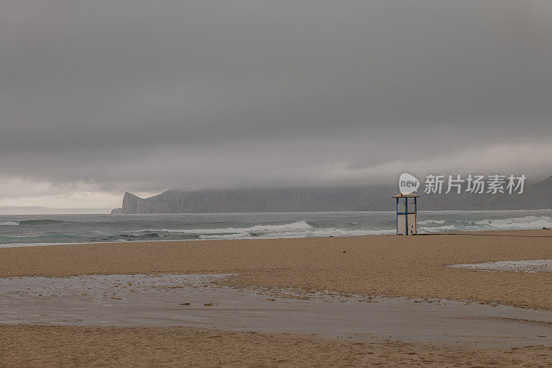 海滩坏天气