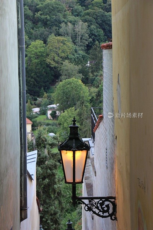 捷克-布拉格-老城区的小街道