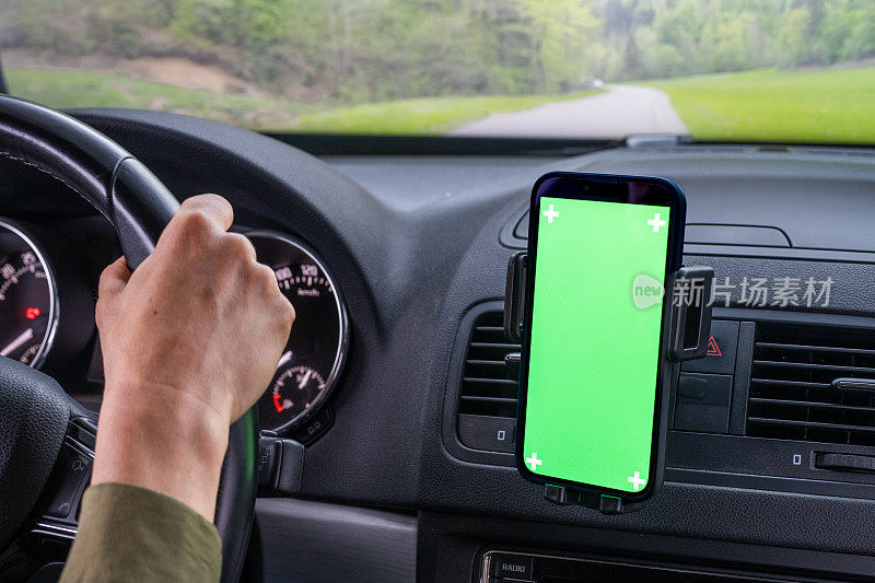 司机使用智能手机上的GPS与色度键