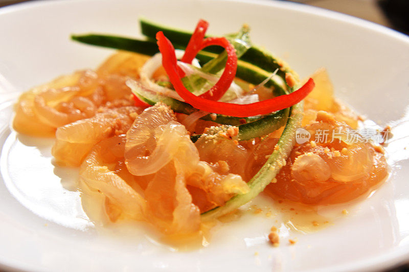 中式开胃菜:海蜇色拉