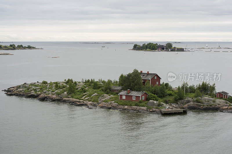 芬兰赫尔辛基港口的小岛，有避暑小屋