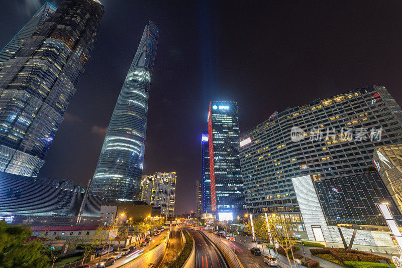 上海现代都市，浦东段夜景。