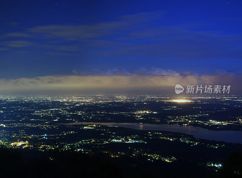 瓦雷泽。彩色图像