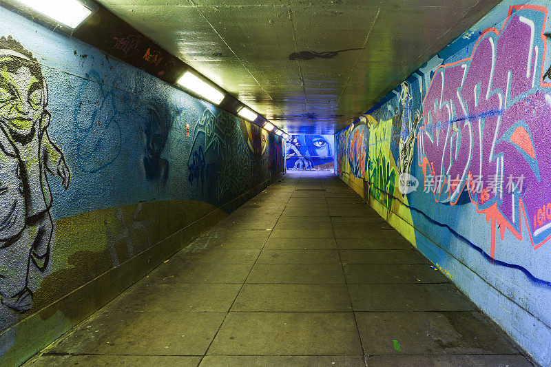 隧道和涂鸦