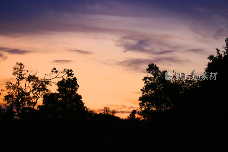 印度尼西亚:坎巴斯国家公园的日落