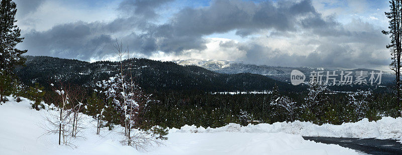 山沙士达山暴风雪