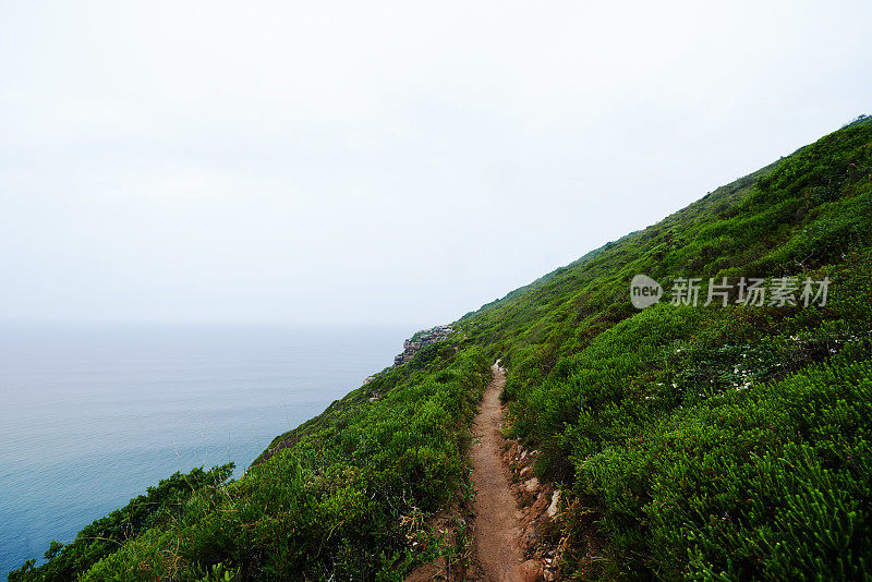 沿海岸徒步旅行