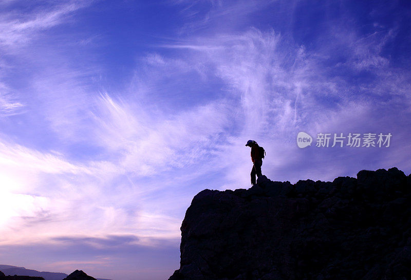 黎明的登山者