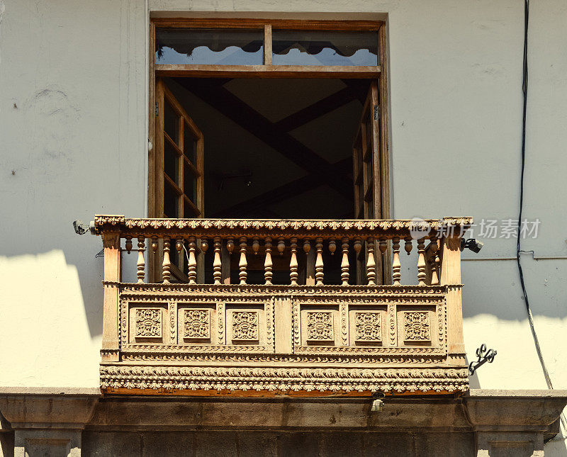 雕花木阳台——秘鲁库斯科