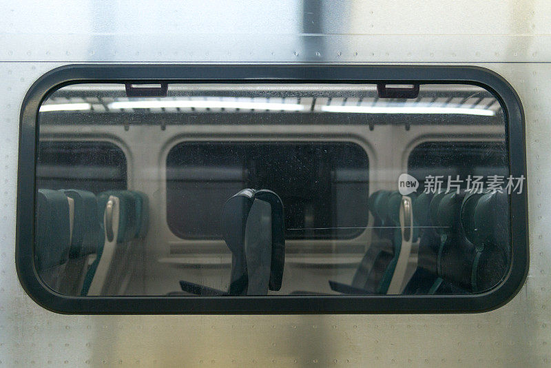火车窗口