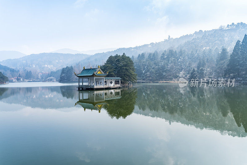 美丽的庐山湖