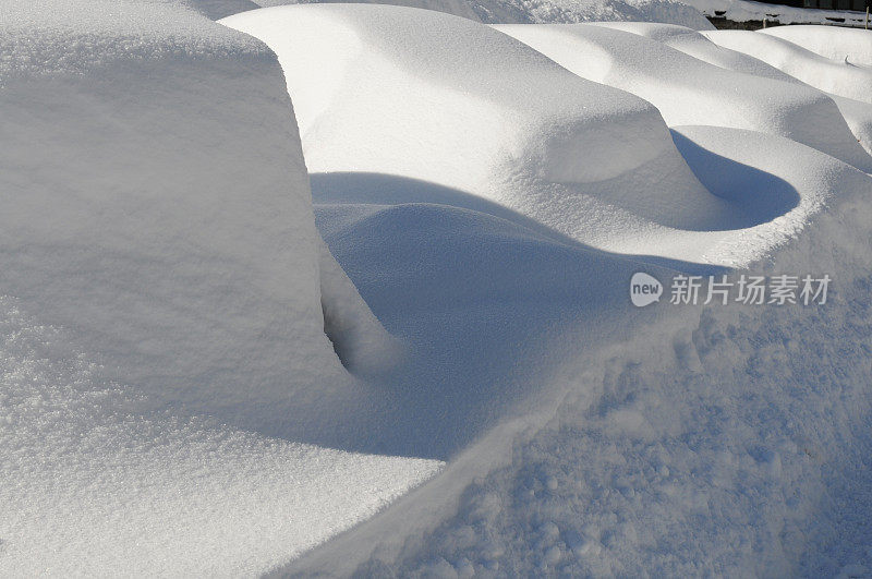 停车场雪堆