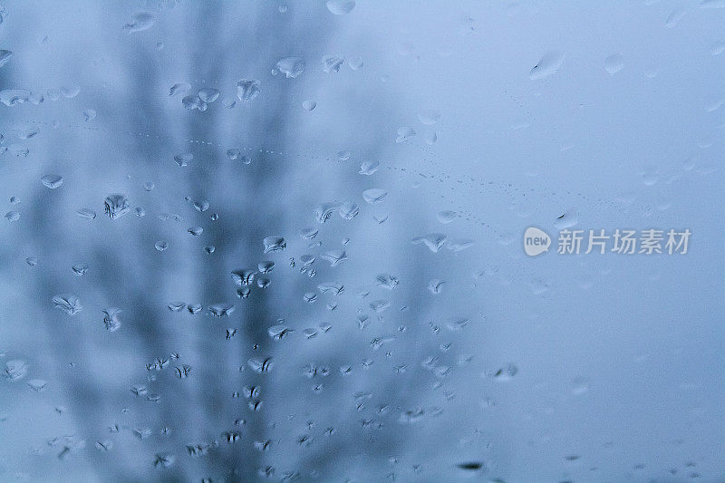 雨天窗口