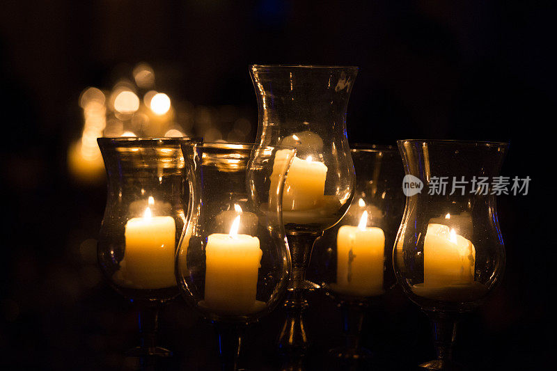 浪漫，神秘的发光蜡烛烛台