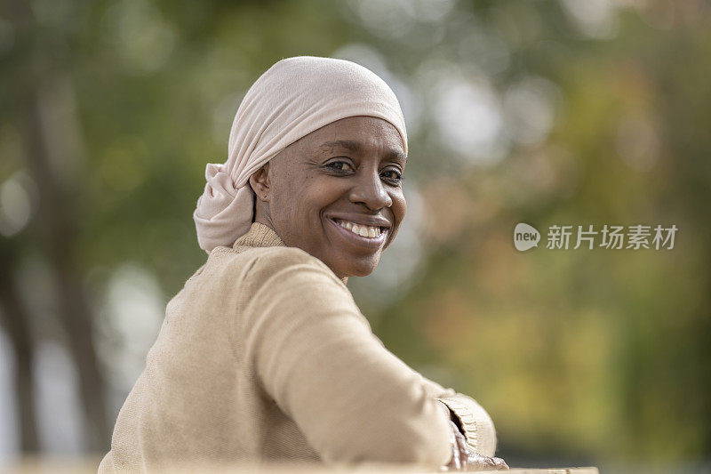 患有癌症的非裔美国妇女享受户外时光