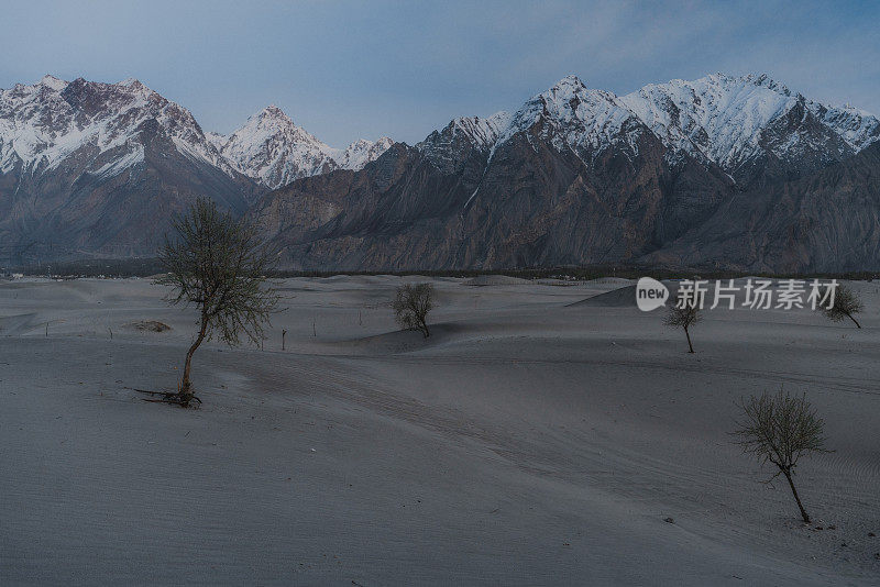 风景如画的Katpana沙漠在巴基斯坦北部