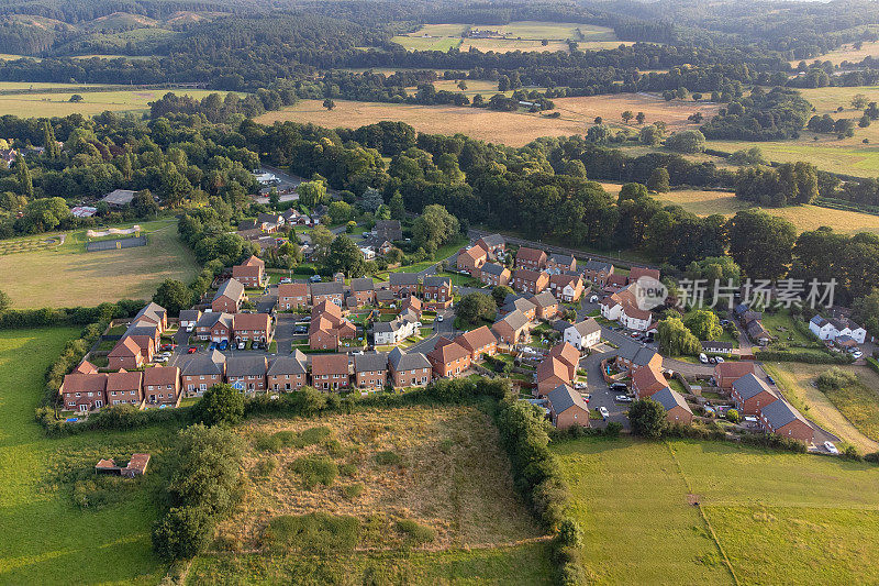 英国英格兰新建住宅的鸟瞰图