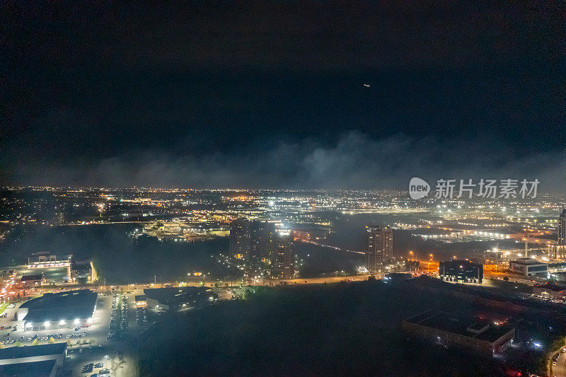 维多利亚白天夜晚的空中城市景观，沃恩，安大略省