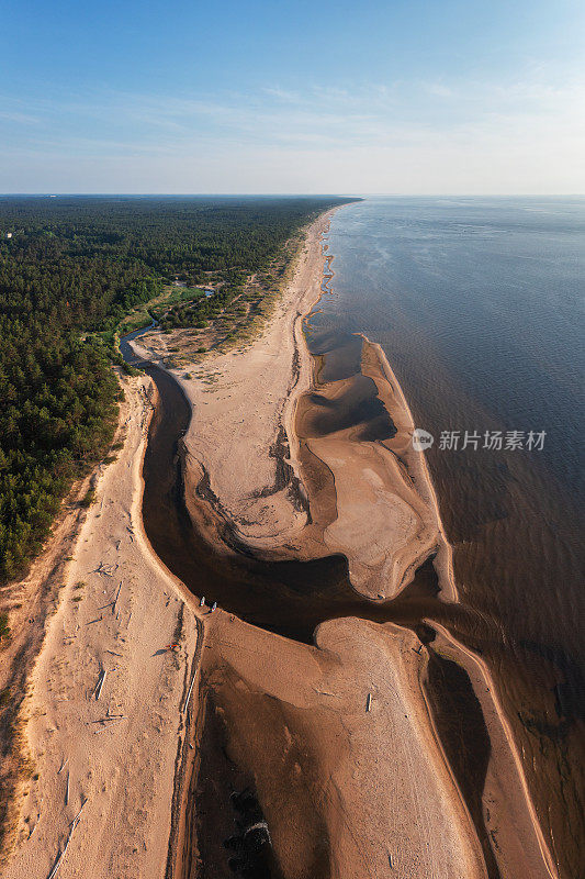 利莱斯特河位于波罗的海维德泽姆地区入海口