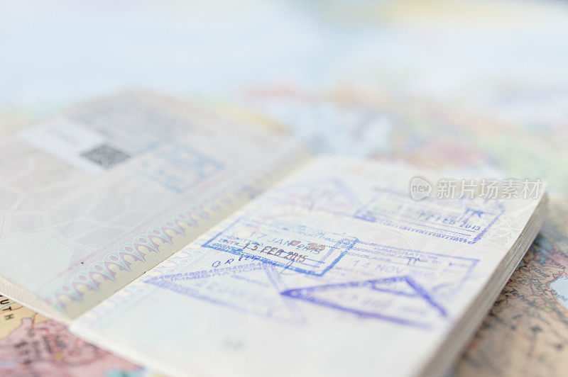 地球地图上的护照