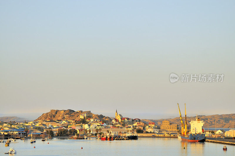 黎明时分的鲁德里茨纳米比亚港