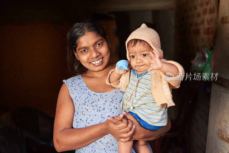 斯里兰卡母亲和她的孩子的肖像