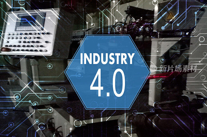 工业4.0概念。工厂解决方案，制造技术，生产自动化。本文以挤出机为背景，生产聚丙烯、聚苯乙烯、pet、聚丙烯、聚苯乙烯、pet等产品。