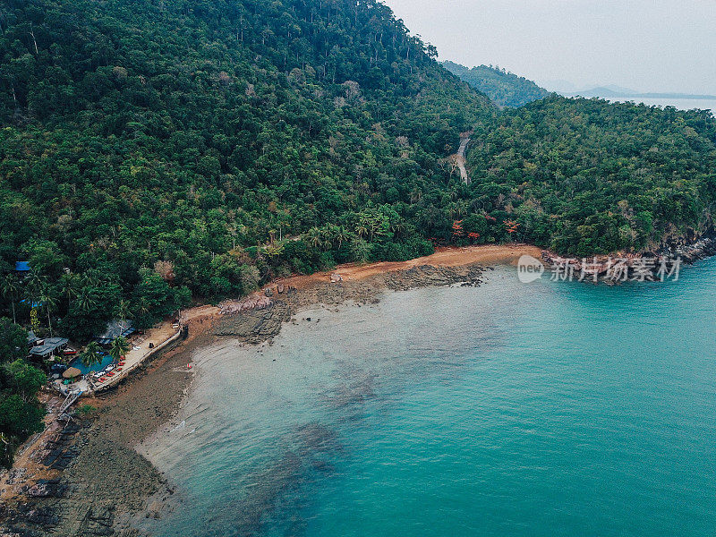 泰国兰大岛的海滩湾