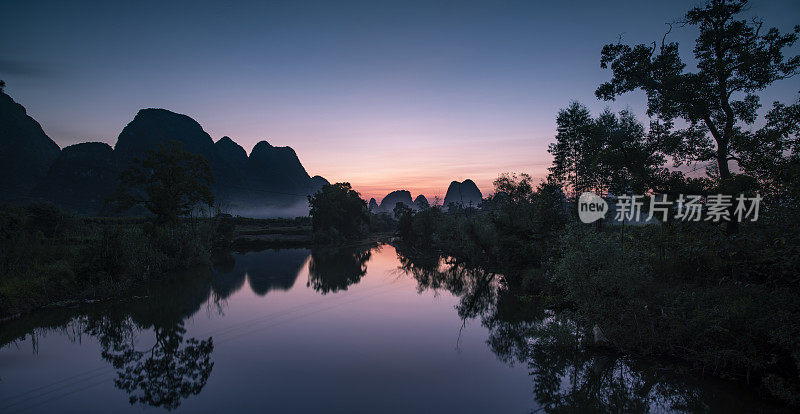 中国广西桂林阳朔乡岗山鸟瞰图