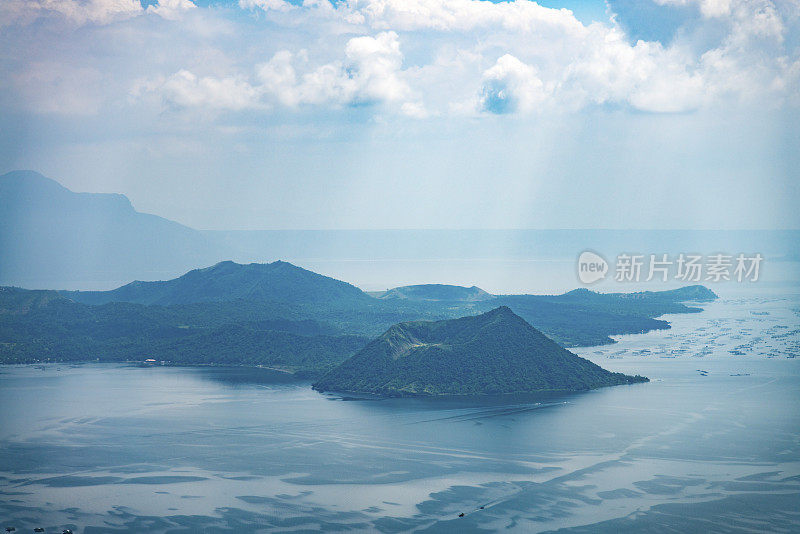 菲律宾八打加斯吕宋岛的塔尔火山岛