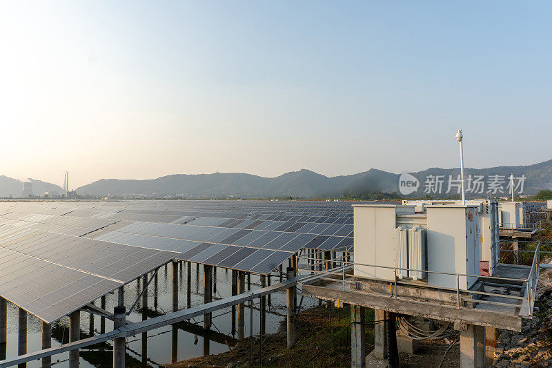 太阳能电池板和风力涡轮机