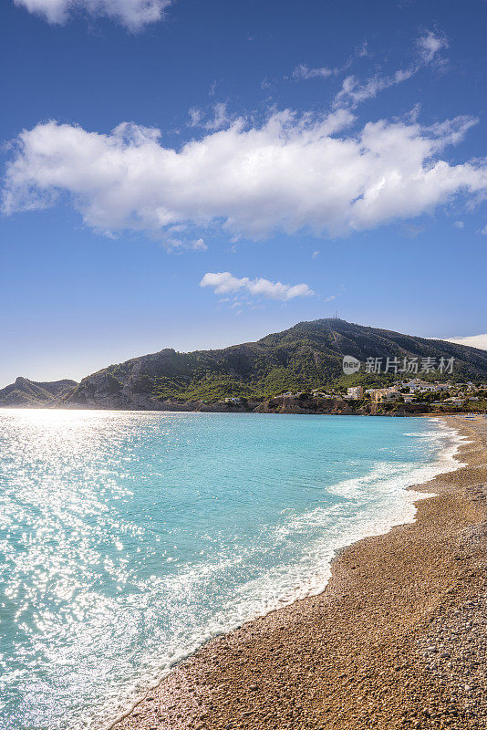 西班牙地中海地区阿利坎特的阿尔特亚海滩