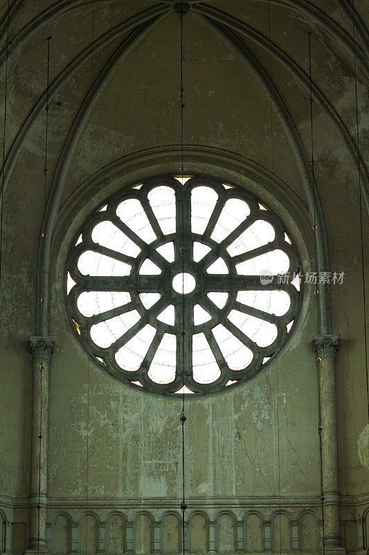 布鲁塞尔教堂的巴洛克玫瑰窗