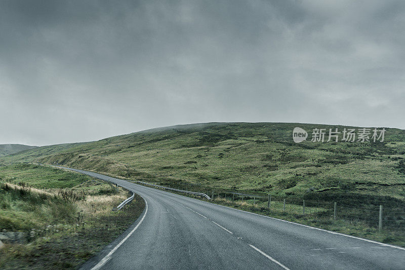 穿过设得兰群岛的道路