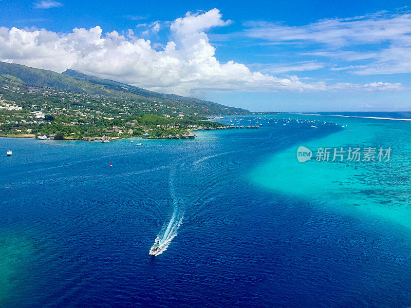 从空中俯瞰波拉波拉岛，法属波利尼西亚