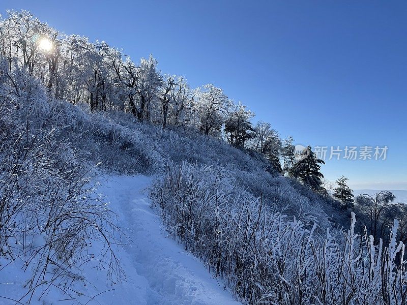 阿巴拉契亚山径-谢南多厄国家公园-徒步小径-冬季暴风雪