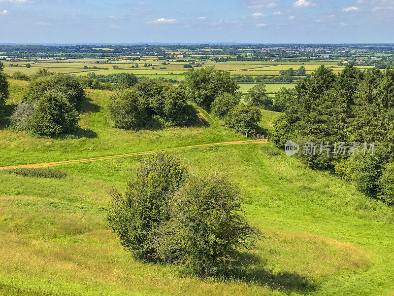 伯顿达塞特山俯瞰英国风景，英国中部的沃里克郡