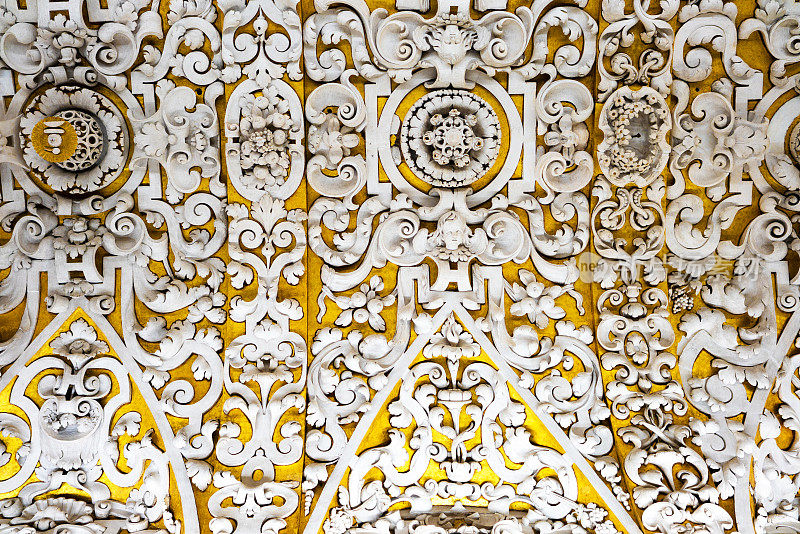 西班牙塞维利亚圣玛利亚布兰卡教堂的天花板