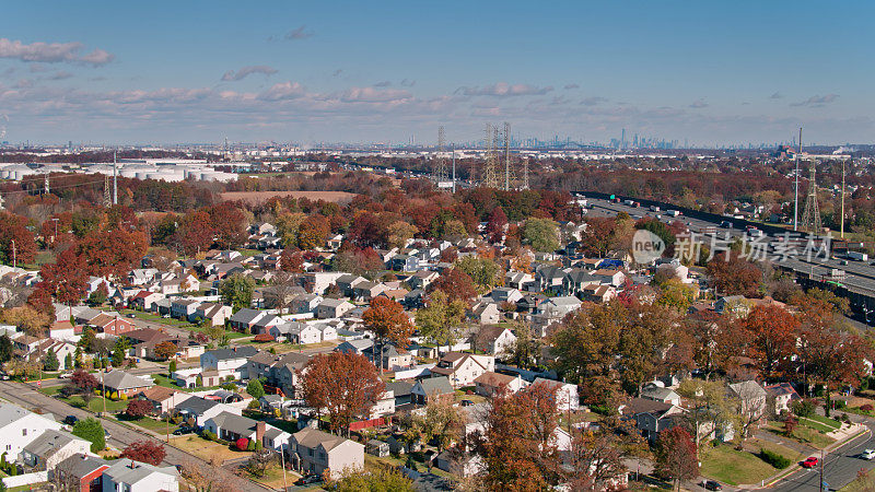 秋天新泽西州小镇的鸟瞰图