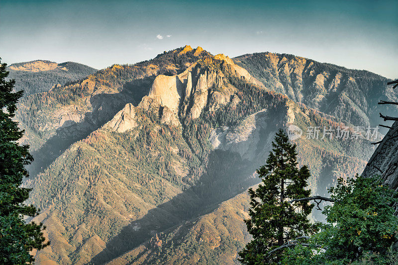 内华达山脉加州山地景观