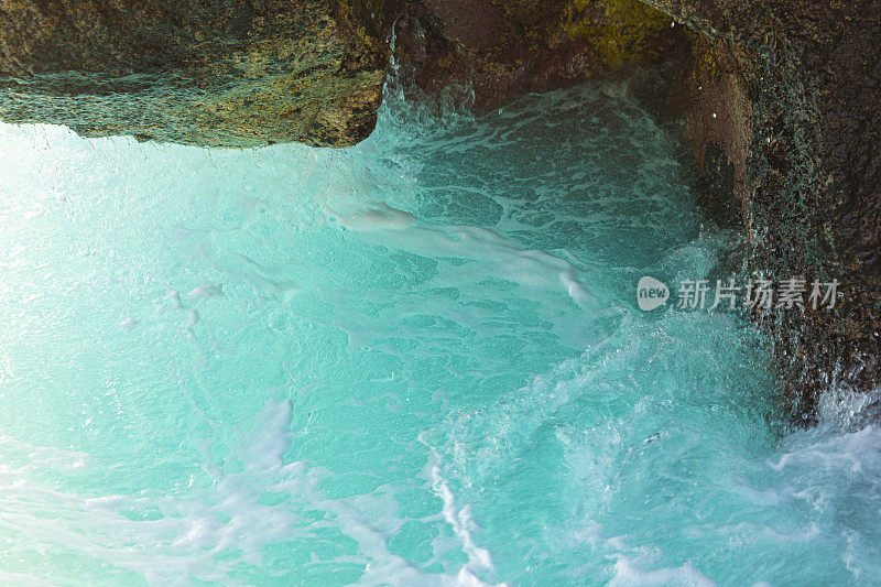 大西洋碧绿的海浪——加那利群岛的特内里费岛