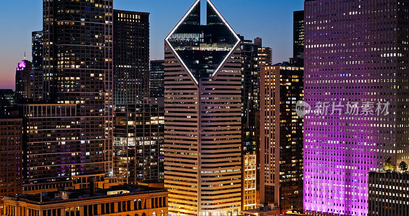 伊利诺斯州芝加哥暮光之城的Smurfit-Stone建筑