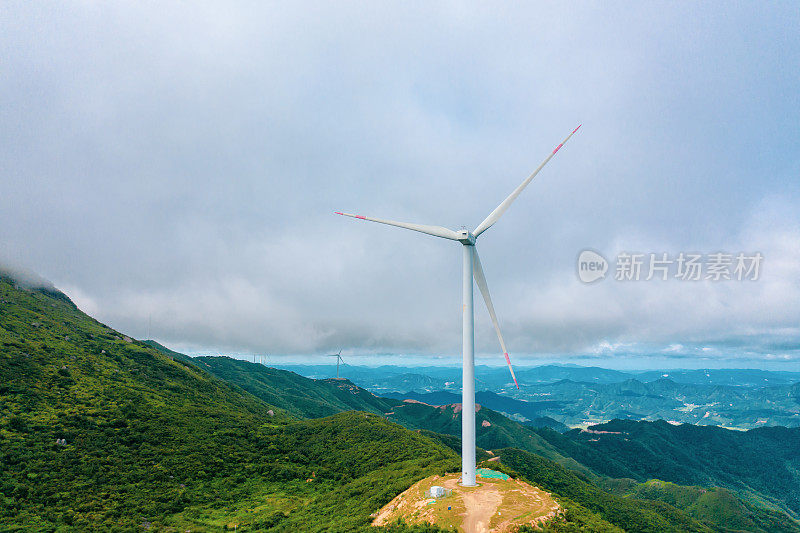 风力发电大面积分布在山区