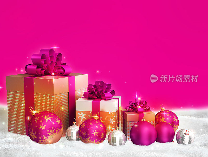 圣诞快乐的主题-粉色圣诞球，金色礼盒与蝴蝶结在粉红色的背景和自由的文字空间。新年缤纷的祝福背景，模板
