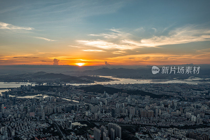 日落时分的厦门城市天际线