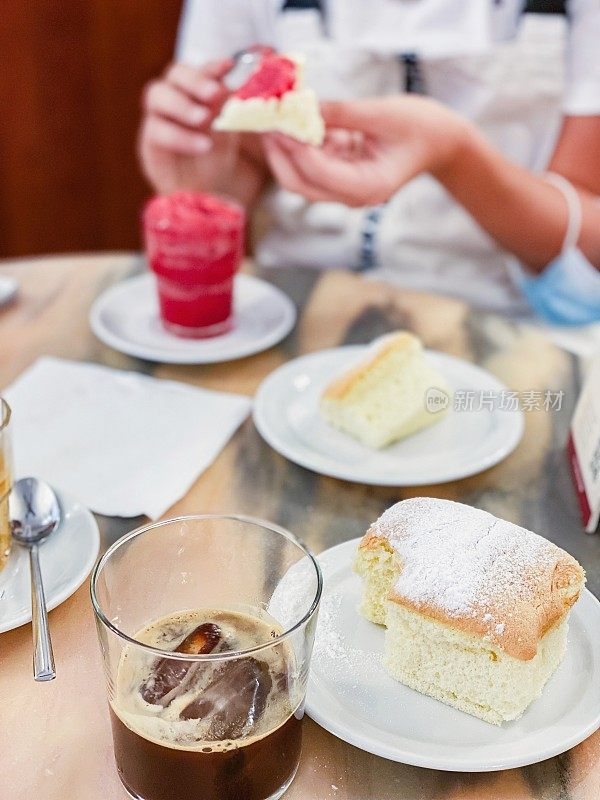 一个具有传统魅力的面包店和café