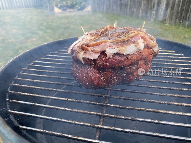 用烟熏肉烤牛肉