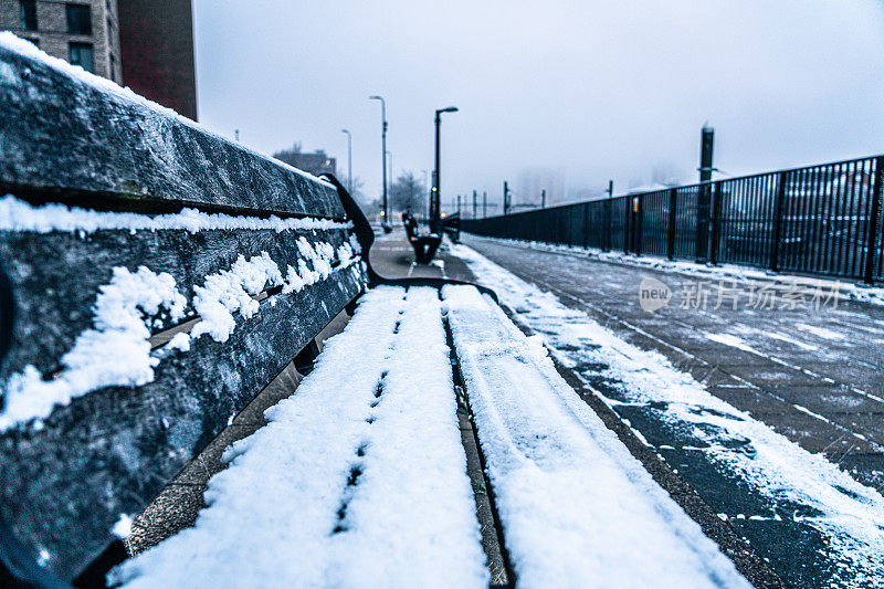 英国曼彻斯特12月下雪