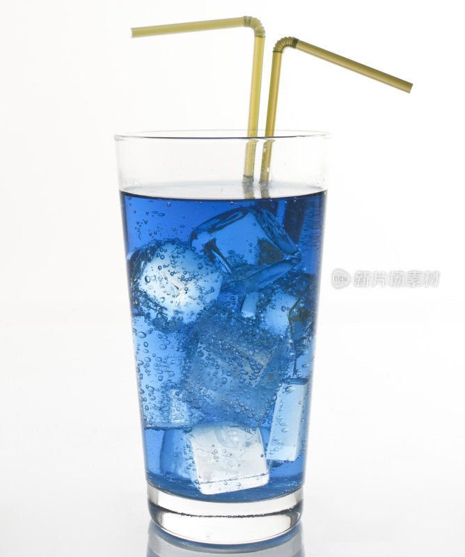 蓝色的饮料