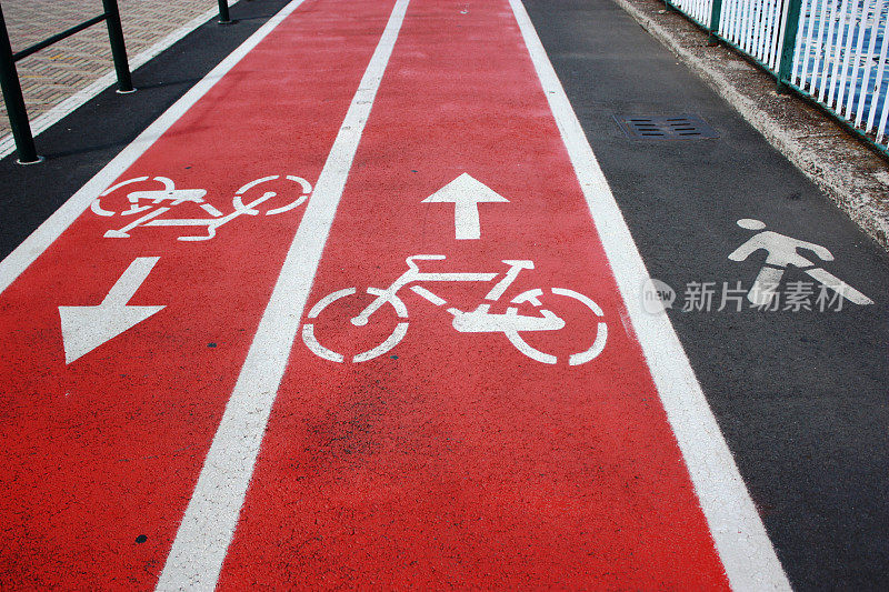 意大利皮埃蒙特阿罗纳的自行车道和人行道